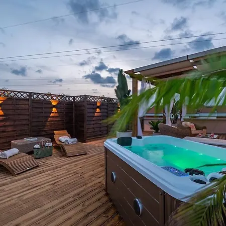 Rooftop Sealavie, Private Jacuzzi, Appartamento Viareggio