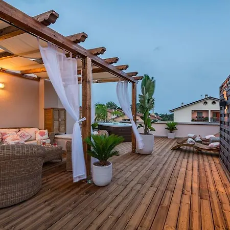 Appartement Rooftop Sealavie, Private Jacuzzi, *