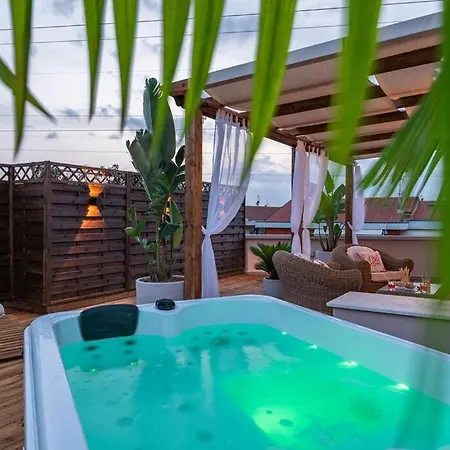 Lejlighed Rooftop Sealavie, Private Jacuzzi,