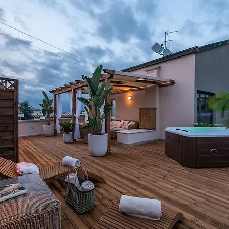 아파트 Rooftop Sealavie, Private Jacuzzi, 비아레지오